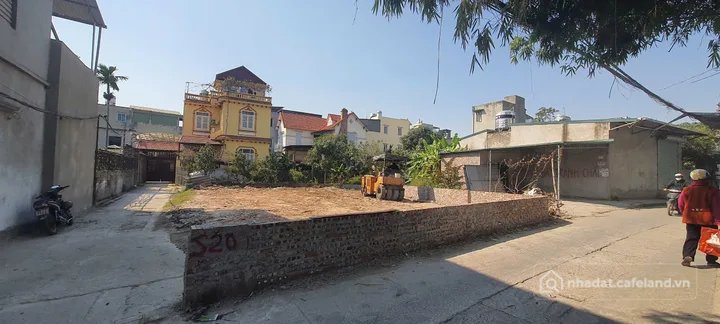 Bán đất thổ cư: Bán Đất 239.6m2 có sẵn 202.5 m2 thổ cư giá 44 tỷ tại Đường Vĩnh 