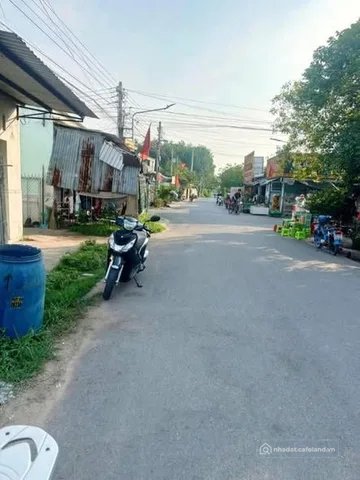 Bán đất thổ cư: Bán Đất 600m2 có sẵn 200 m2 thổ cư giá 585 triệu tại - Chọn - - 