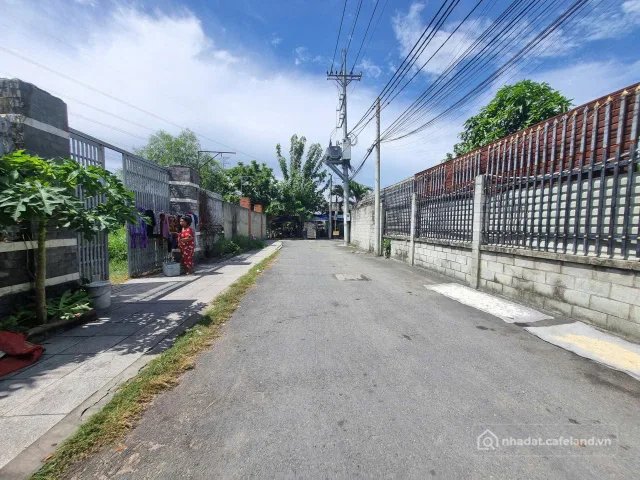 Bán đất thổ cư: (B388) Đất 1/ Tỉnh Lộ 8, xã Tân Thạnh Đông, dt 1.578m2, thổ cư 9