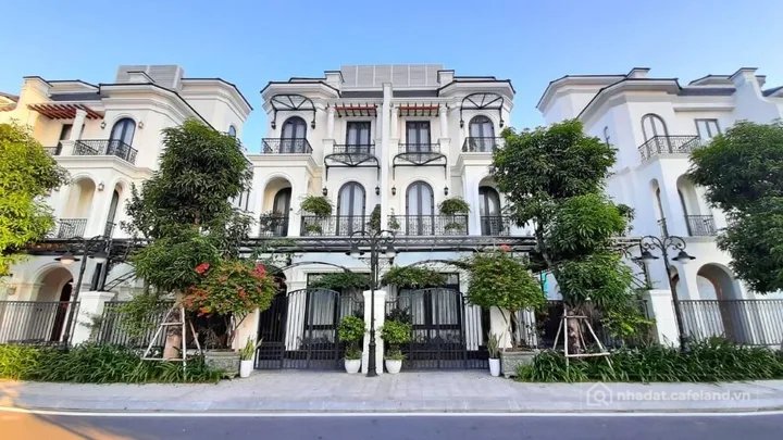 Bán nhà riêng: Biệt thự song lập 3 tầng đẳng cấp ngay trung tâm Tp Huế