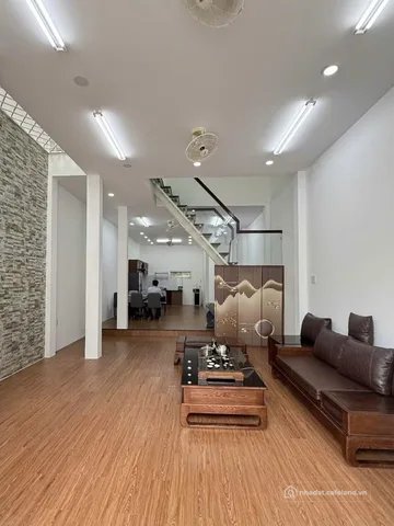 Bán nhà riêng: CHÍNH CHỦ GỬI BÁN NHÀ GẦN NGAY VÒNG XUYẾN KÊNH LIÊM, HẠ LONG