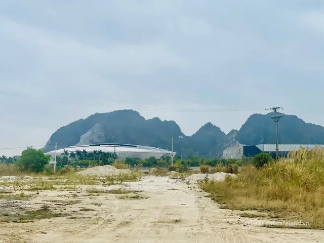 Bán đất thổ cư: Bán đất dịch vụ thương mại SKC sát cạnh Vinhomes Hạ Long Xanh 09