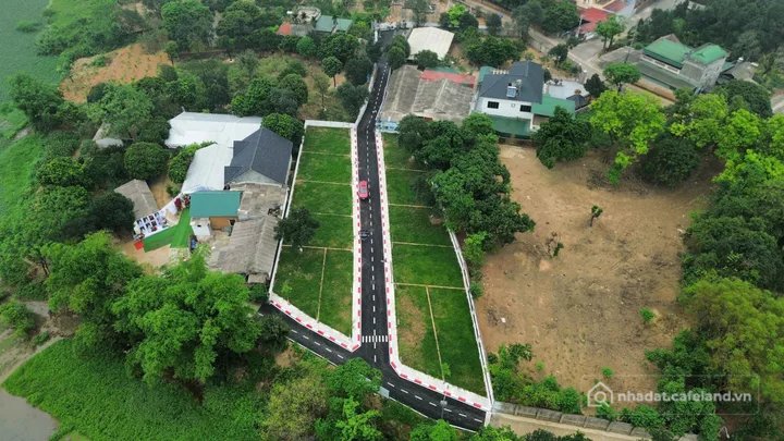 Bán đất thổ cư: Bán Đất 100m2 có sẵn 100 m2 thổ cư giá 3300 tỷ tại Xã Cổ Đông Th