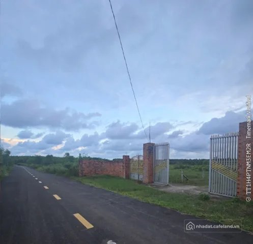 Bán đất thổ cư: Bán Đất 9722m2 có sẵn 300 m2 thổ cư giá 13 tỷ tại Xã Bình Châu H