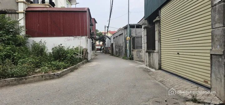 Bán đất thổ cư: Bán Đất 100m2 có sẵn 80 m2 thổ cư giá 14.8 tỷ tại Đường Đông Hội