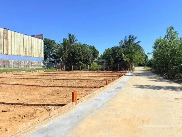 Bán đất thổ cư: Bán Đất 175m2 có sẵn 163 m2 thổ cư giá 795 triệu tại Đường Quang