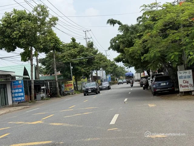 Bán đất thổ cư: Bán Đất 11x47m co 100 m2 thổ cư giá 6.7 tỷ ngay cổng KCN Sonadez