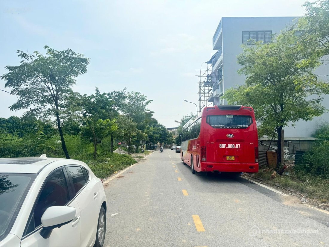 Bán đất thổ cư: Bán lô đất chợ Định Trung Vĩnh Yên sẵn kinh doanh