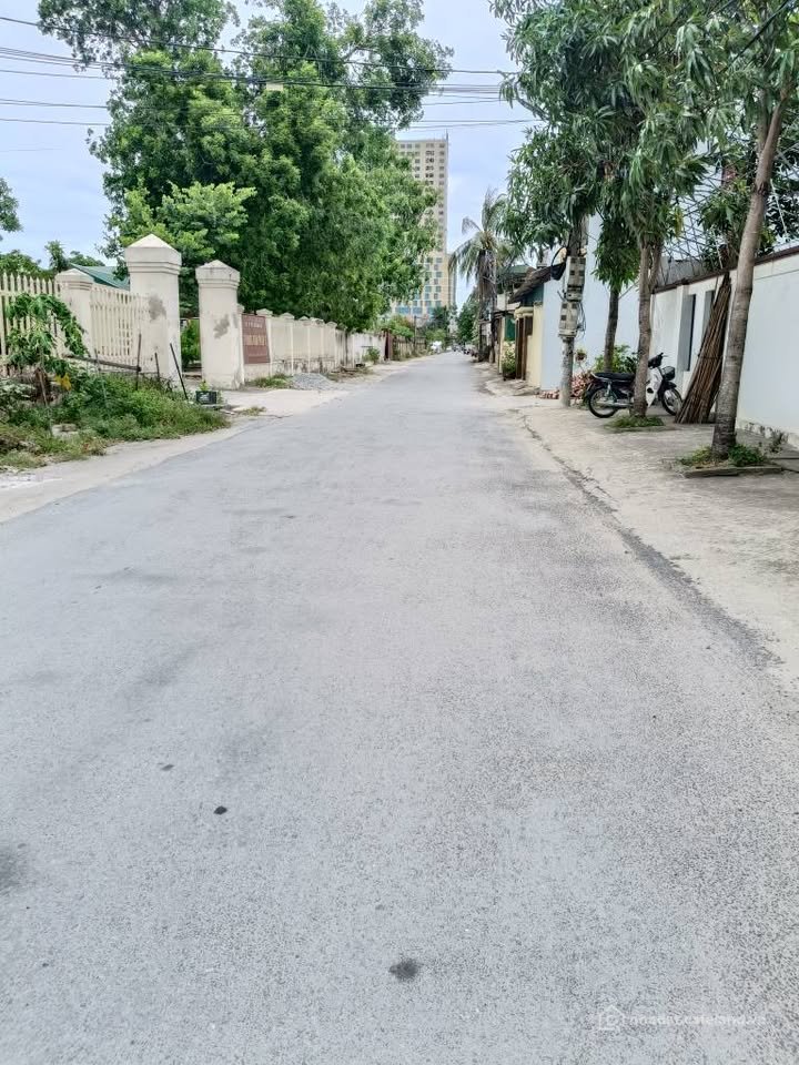 Bán đất thổ cư: Đất nền 90m2 tại ngõ Tân Hùng, thành phố Vinh, vị trí đắc địa gầ