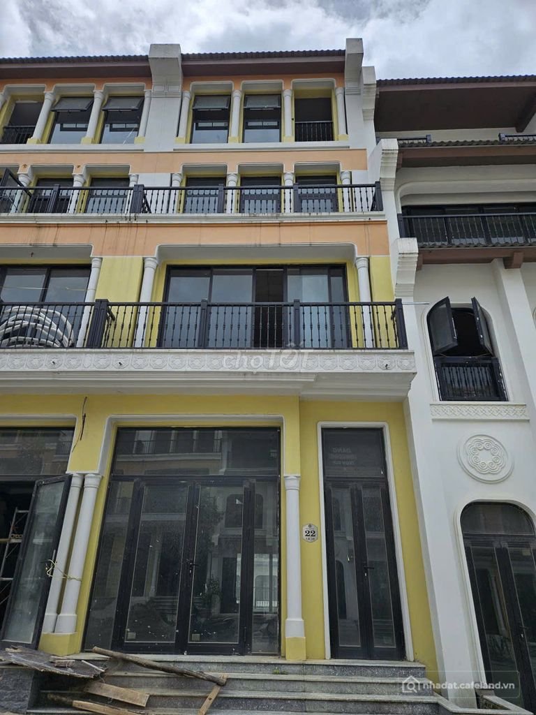 Bán đất thổ cư: Bán Căn Liền Kề Gần Trung Tâm Sa Pa | 127m² | 5 Tầng | Mặt Tiền 