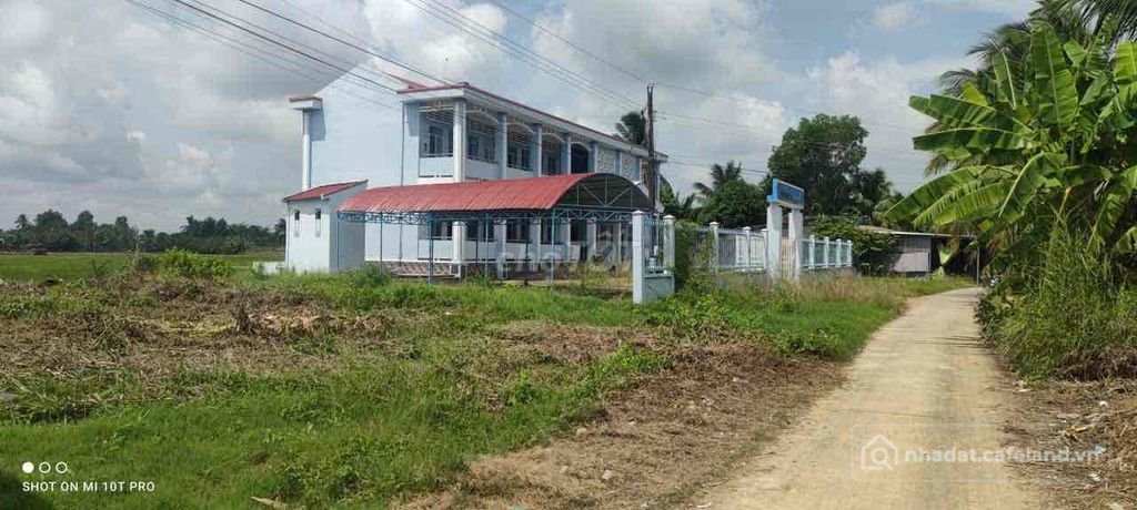 Bán đất thổ cư: Bán đất nền cạnh trường tiểu học, trụ sở ấp 16 Khánh Lâm
