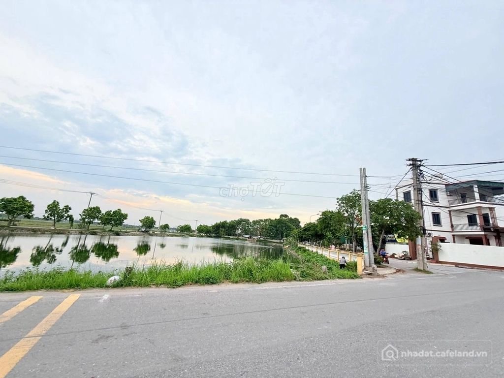 Bán đất thổ cư: Bán đất kinh doanh Hương Trầm, Thư Lâm, mặt tiền 4.04m, 7.1 tỉ