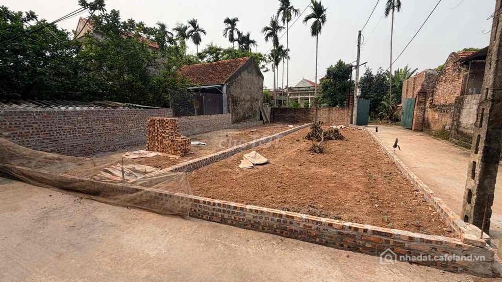 Bán đất thổ cư: bán 66,3m đất ở lõi dự án sân Golf châu ninh hưng tên