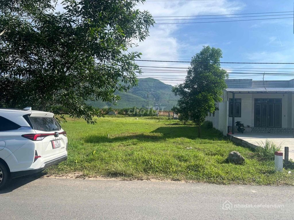 Bán đất thổ cư: Đất mặt tiền tỉnh lộ 11B, ngang 10m giá chỉ 3,5tr/m2