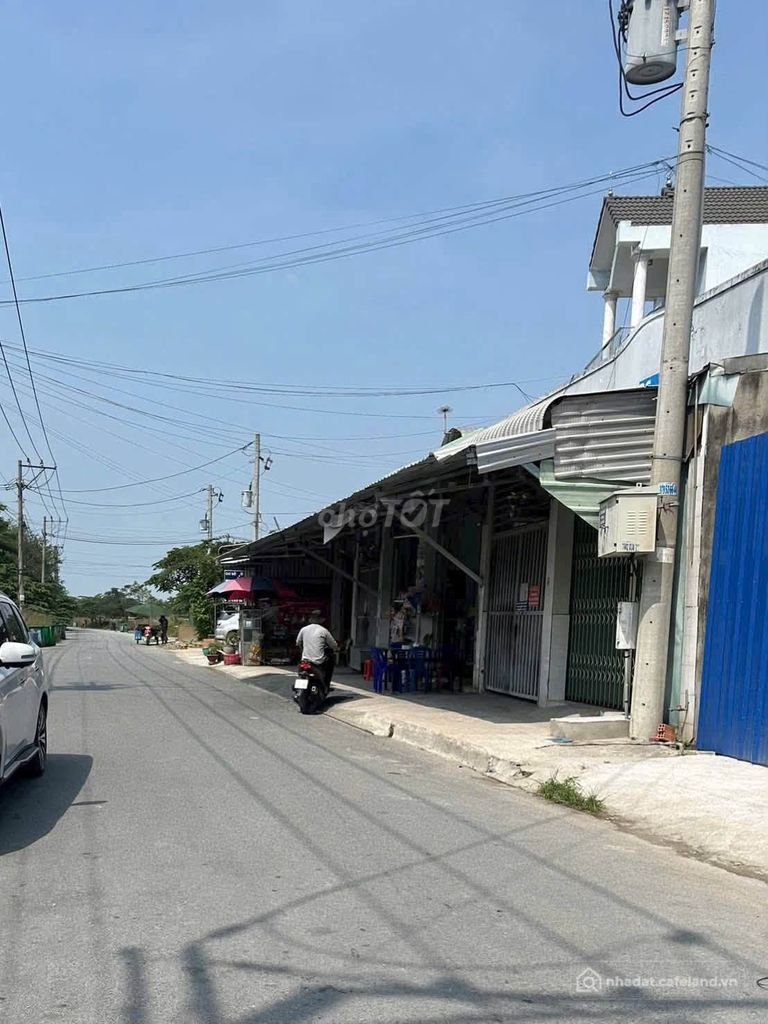 Bán đất thổ cư: Bán đất 723m2 Phường Tân Uyên, TP. HCM, giáp KCN Nam Tân Uyên
