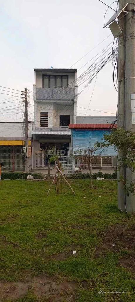Nhà phố: Cho thuê nhà nguyên căn ngay bùng binh Bình Thới Bình Đại