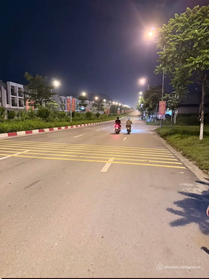 Bán đất thổ cư: Đất đẹp 145m2 Âu Cơ, Yên Bái, đối diện TNR Stars Yên Bái City, g