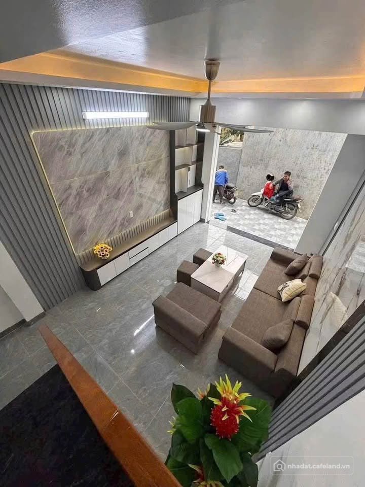 Bán nhà riêng: Nhà 3 tầng hiện đại tại Triệu Quang Phục, Hải Dương, tốt