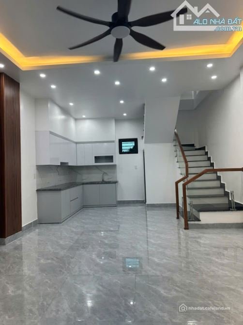 Bán nhà riêng: Nhà 3 tầng với 1.98 tỷ ngay chợ KIỀU TRUNG, AN DƯƠNG