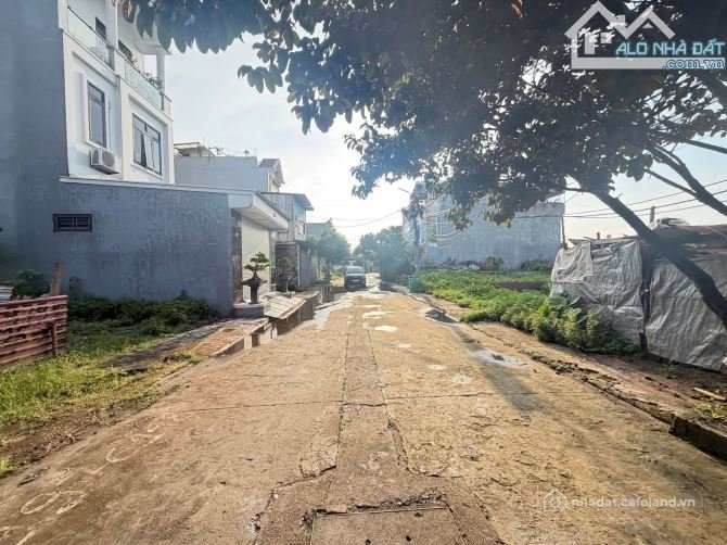 Bán đất thổ cư: Đất chung cư Văn Cú, ô tô đỗ cửa, rẻ nhất khu vực xung quanh