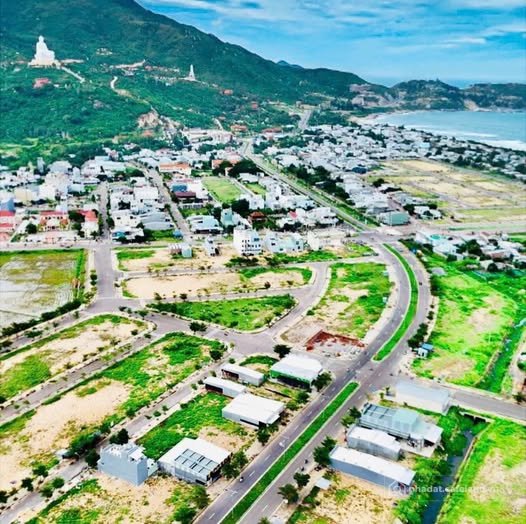 Bán đất thổ cư: Lô đất đẹp tại Suối Ông Sung, Cát Tiến, trí đắc địa đối diện côn