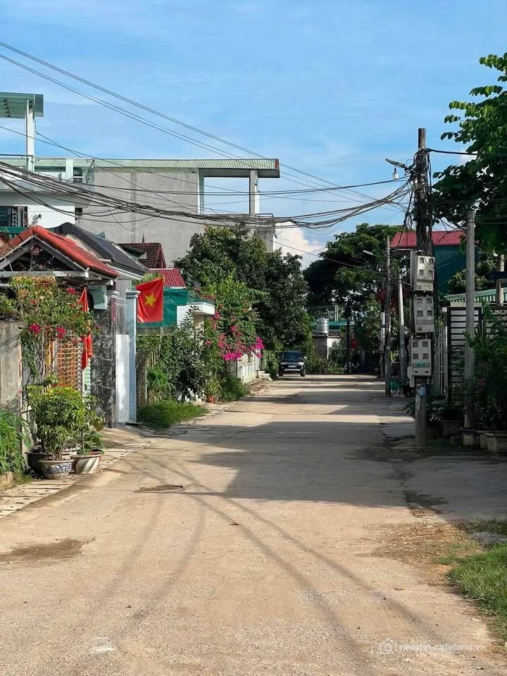 Bán nhà riêng: Bán nhà mái Thái tại khu Him Lam, phường Điện Biên, tỉnh Điện Biê