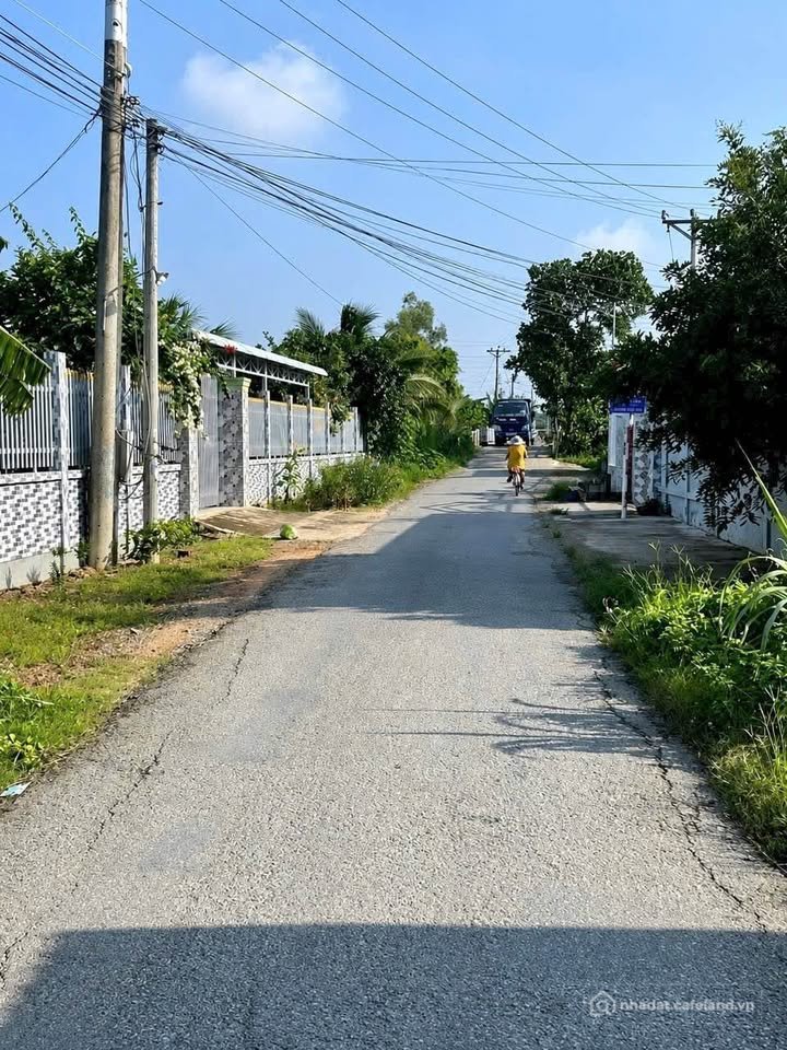Bán đất thổ cư: Bán đất thổ cư mặt tiền đường Bùi Tấn, Tân An, Long An