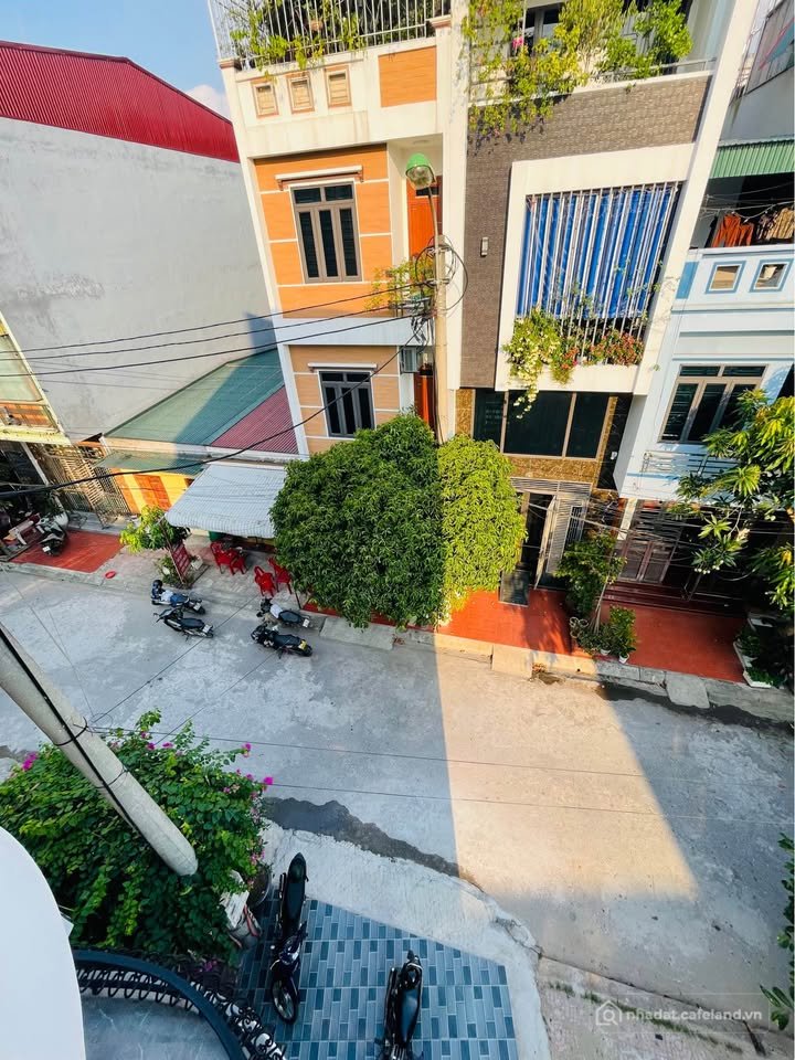 Bán nhà riêng: Nhà 3 tầng hiện đại tại khu tái định cư Tiền Phong, Thái Bình