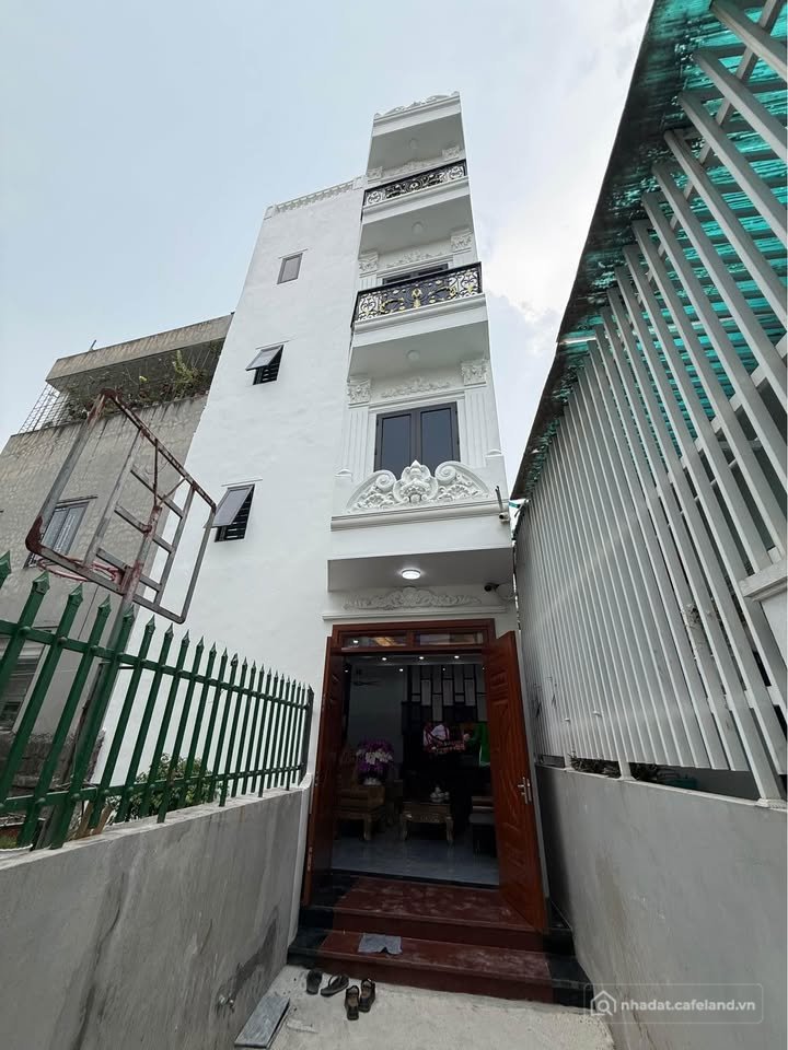 Bán nhà riêng: Bán gấp nhà 4 tầng thang máy, full nội thất tại Bình Lục, giá chỉ