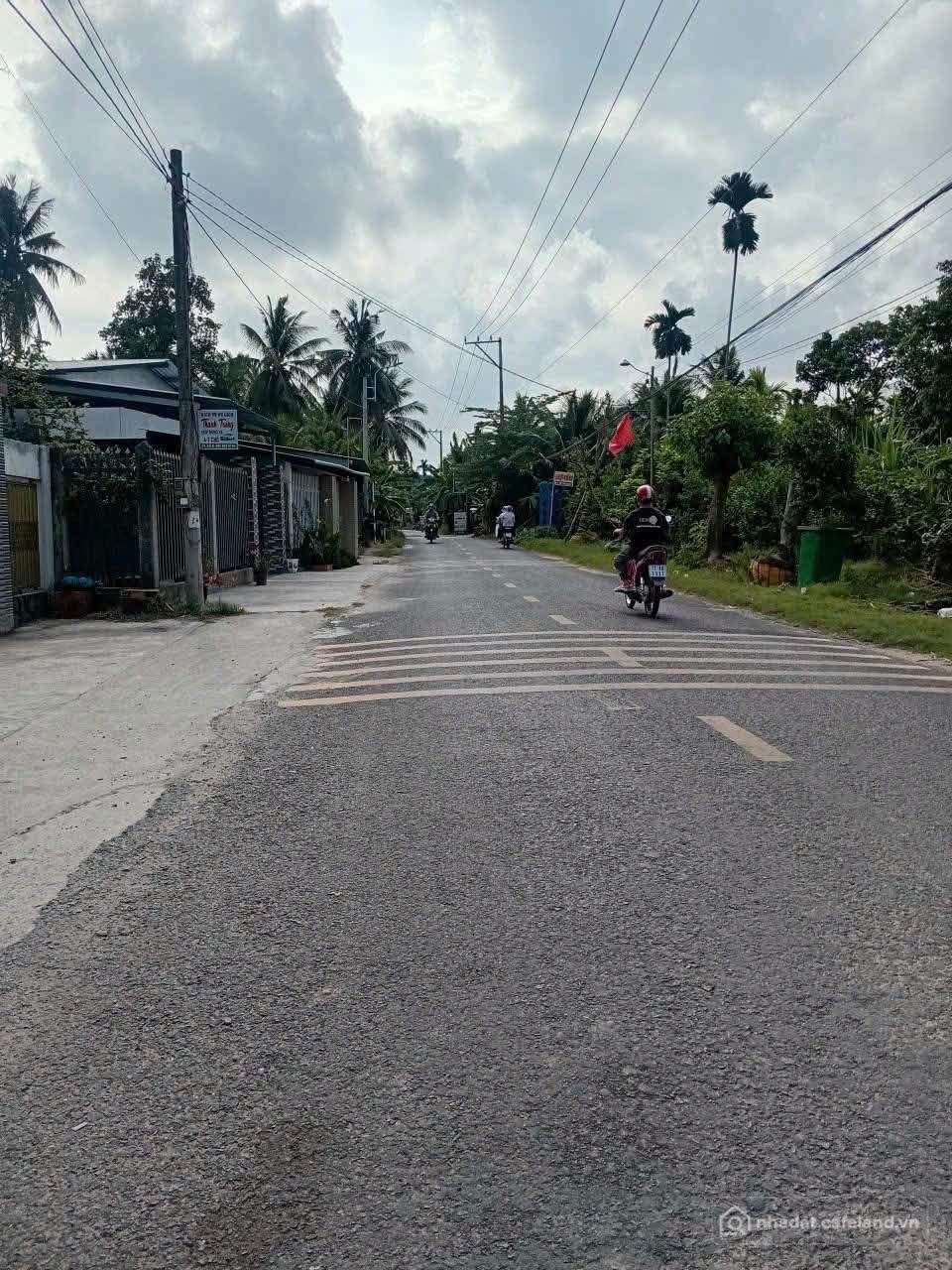 Bán đất thổ cư: Đất lẻ hai mặt tiền Huyện lộ 04, Phú An Hòa, Bến Tre giá cực tốt