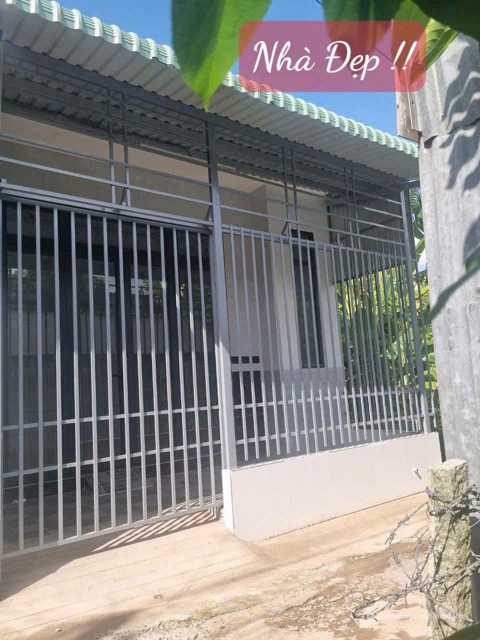 Bán nhà riêng: Nhà mới tinh tươm, giá chỉ 900 triệu tại Mỹ Thới