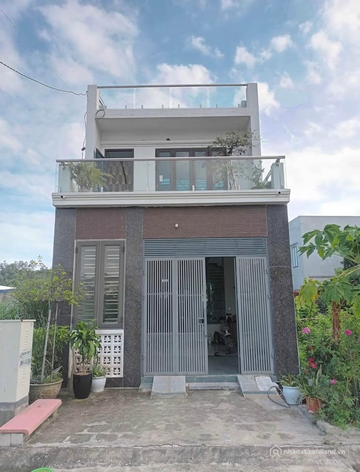 Bán nhà riêng: Nhà đẹp tuyến 2 Tái định cư Ngọc Xuyên, Đồ Sơn, hết nước chấm