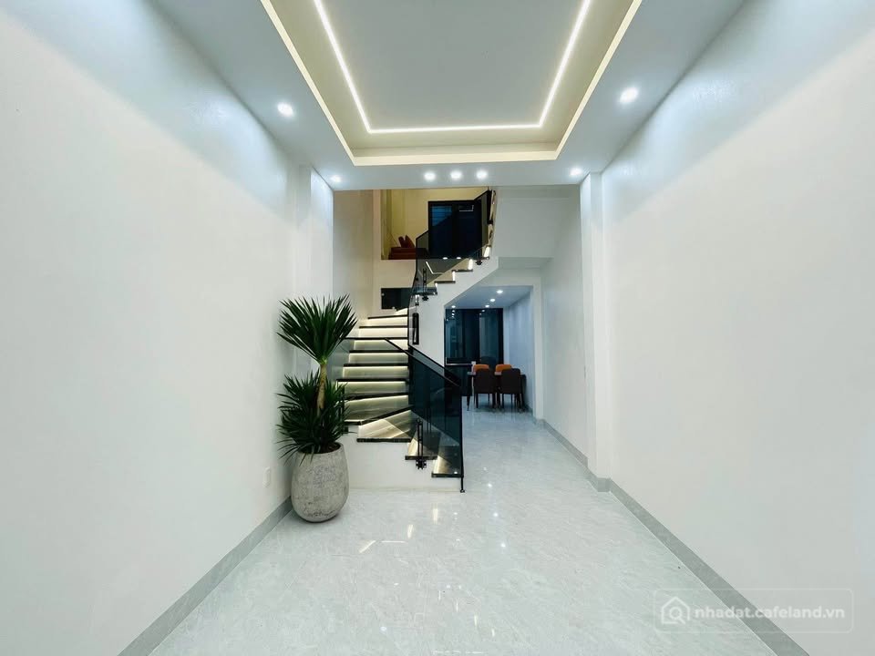 Bán nhà riêng: Nhà 4 tầng, hiện đại tại trung tâm phố Hai Bà Trưng, Hưng Yên