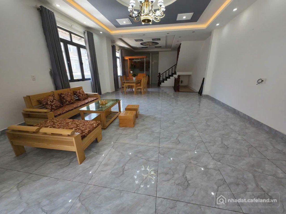 Bán nhà riêng: Nhà mặt tiền Ngô Quyền, Đà Lạt, cơ hội kinh doanh vàng, sống chất