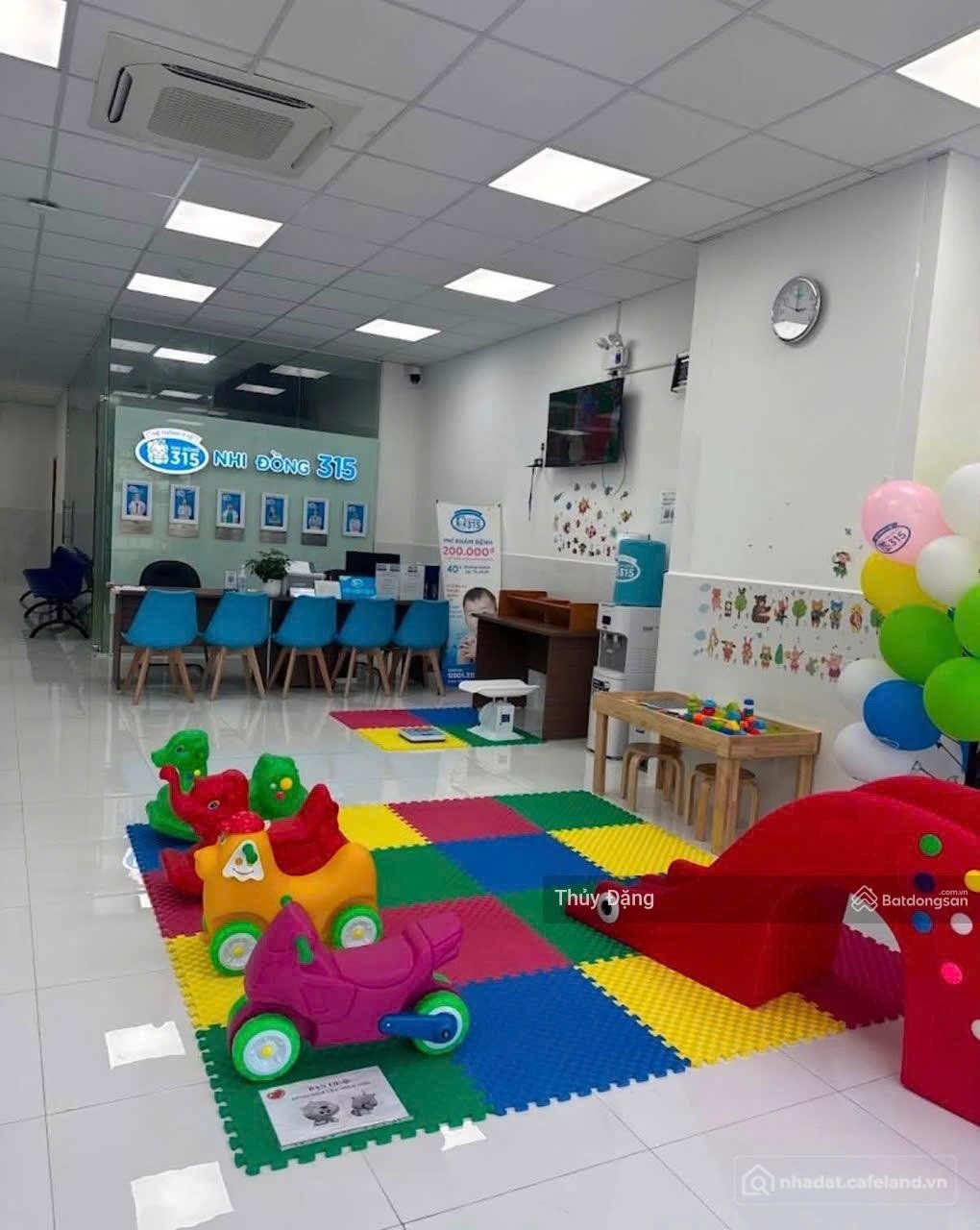Nhà riêng: Cho thuê nhà 3.5 Tầng đường 10m5 Hà Huy Tập- Diện tích 200m2 Ngang 10