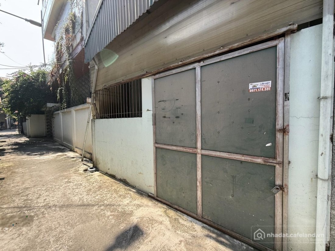 Bán nhà riêng: Bát Khối DT 50m2, MT 5m, ô tô vào nhà cạnh hồ tài chính nhỉnh 4 t