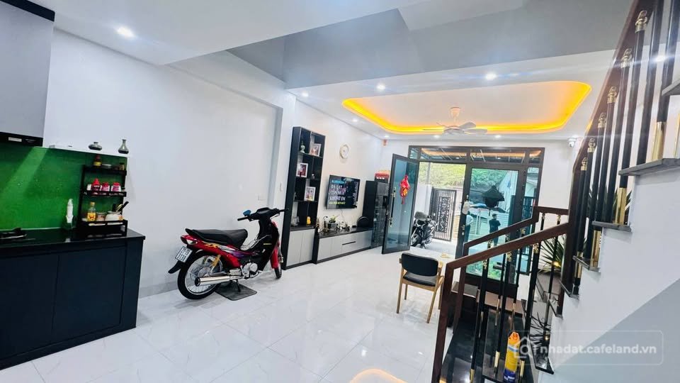 Bán nhà riêng: Chốt ngay nhà 3 tầng mới tinh tại Kim Đồng, Yên Bái, full nội thấ