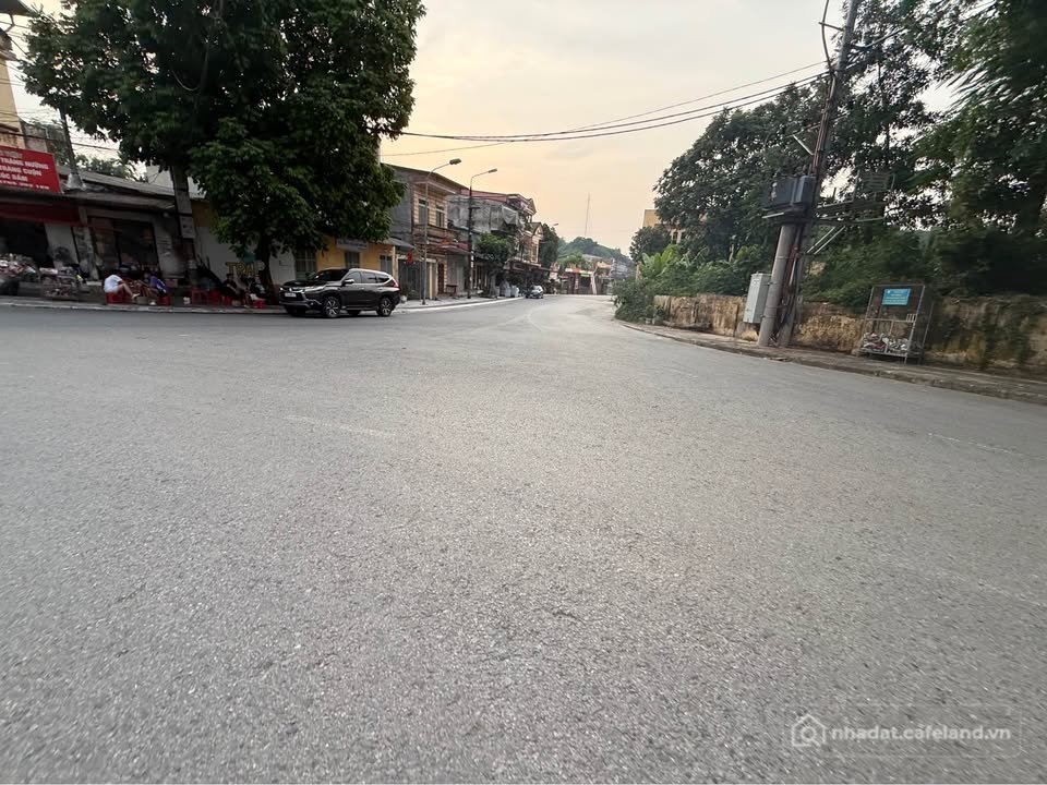 Bán nhà riêng: Nhà 2 tầng vị trí đắc địa trung tâm hành chính tỉnh Lào Cai