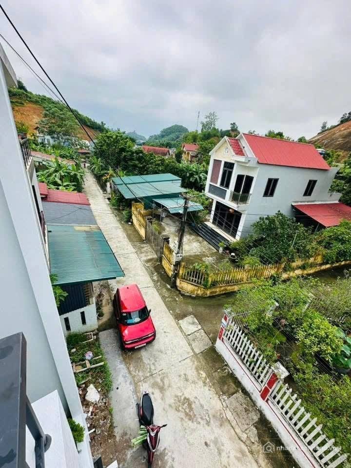 Bán nhà riêng: Nhà mới ba tầng xinh xắn, chốn an cư lý tưởng tại Yên Bái