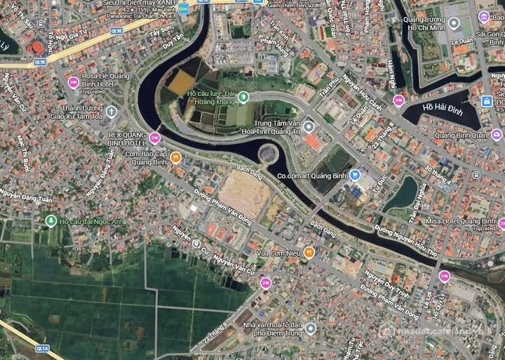 Bán nhà riêng: Bán nhà 3 tầng mặt tiền Nguyễn Văn Cừ, vị trí đắc địa, giá chỉ 6 
