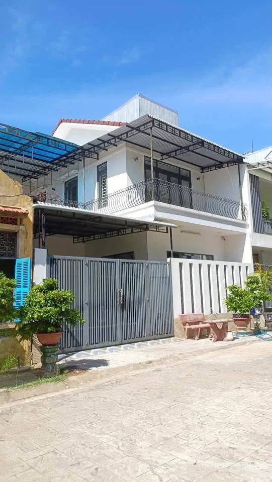 Bán nhà riêng: Nhà 2 tầng siêu đẹp tại khu Ngọc Bảo Viên, Quảng Ngãi