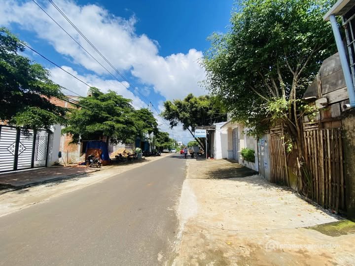 Bán đất thổ cư: Lô đất vàng hẻm 41 Đỗ Xuân Hợp, tiềm năng sinh lời bền vững