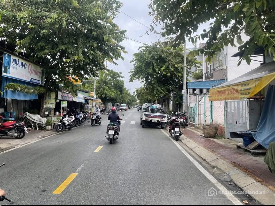 Bán nhà riêng: Bán nhà mặt tiền Thái Thị Giữ, Bà Điểm, diện tích 242m2, lô góc