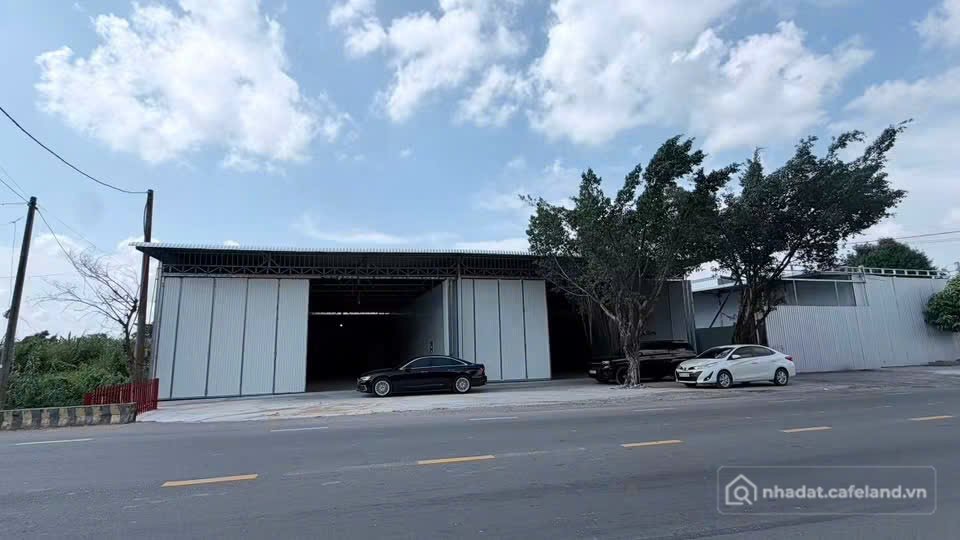 Nhà kho - Xưởng: Cho thuê 2 kho Nguyễn Văn Linh - xe container ra vào thuận tiện