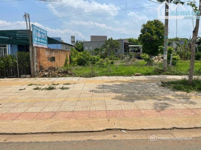 Bán đất thổ cư: BÁN GẤP LÔ ĐẤT 180M2 MẶT TIỀN PHAN VĂN ĐÁNG GIÁ 3TỶ2 NGAY PHÀ CÁ