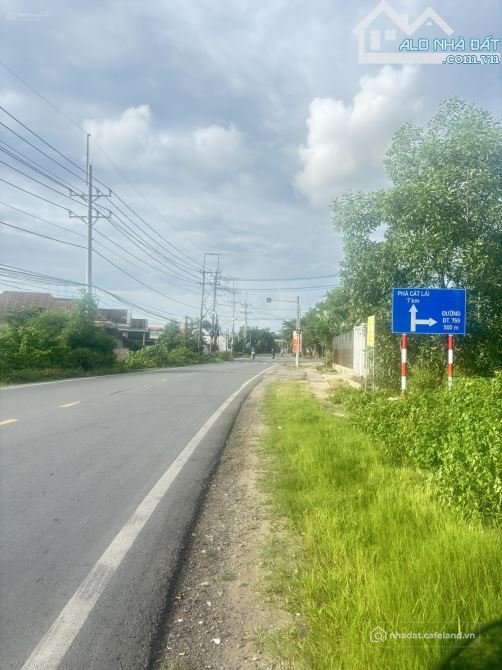 Bán đất thổ cư: Chính chủ cắt sâu ngay vị trí trung tâm Phú Đông-sổ sẵn-full thổ