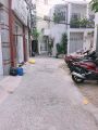 Bán nhà Nguyễn Trọng Tuyển 70m2, 3.5x20m, P8 Phú Nhuận, giá 6.8 tỷ TL.  + Nhà 1 trệt 2 lầu 5 phòng ngủ rộng rãi, có sân trước nhà để xe vài chiếc.