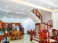 3.8 tỷ nhà Khương Đình, Oto tránh, 42m2, 5 tầng, MT 4m