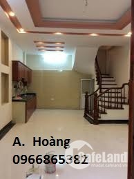 Nhỉnh 4 tỷ có ngay nhà gần mặt phố Linh Lang Ba Đình 43m2, 4 tầng*