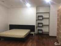 Bàn nhà Trung liệt, 52m2, 5 tầng, MT 6.5m giá 6.1 tỷ. LH: 0974049597.